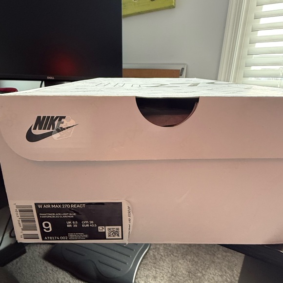 AIR MAX 270 REACT women’s size 9 - Picture 8 of 8